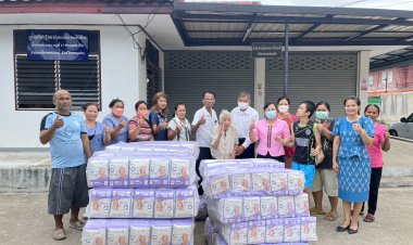 เทศมนตรีตำบลพระลับเมืองขอนแก่นลงพื้นที่มอบผ้าอ้อมผู้ใหญ่ให้แก่ผู้ที่มีภาวะพึงพิง