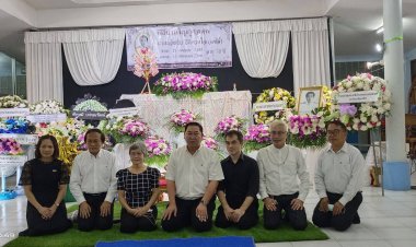 “นายกชิงชัย” ร่วมงานสวดอภิธรรมศพ “คุณพ่อธวัชชัย  ธิติดวงใจ”