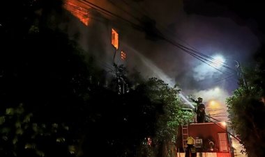 หนีตายระทึก!ไฟไหม้ทาวน์เฮ้าส์ ย่านลาดพร้าว ตา-ยาย วัย 80 ตะโกนร้องช่วยเหลือรอดตายหวุดหวิด