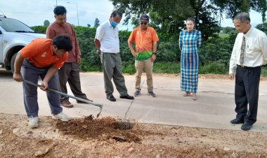 ธรรมาภิบาลจังหวัดชัยภูมิลงที่พื้นตรวจเยี่ยมสอดส่องโครงการก่อสร้างถนน คสล.ตามโครงการ