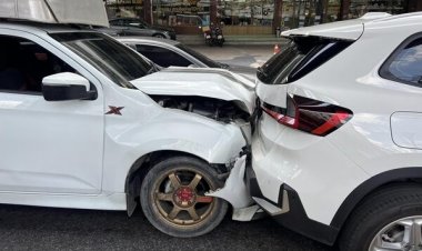 สาวสุดเซ็ง! วัยรุ่นออนิว ประกันขาด เบรกไม่อยู่ พุ่งชนท้ายบีเอ็มป้ายแดงเต็มแรง