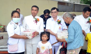 มูลนิธิสว่างคุณธรรมชัยภูมิ จัดงานทิ้งกระจาด แจกทาน(ซิวโกว)กว่า10,000 กิโลกรัม