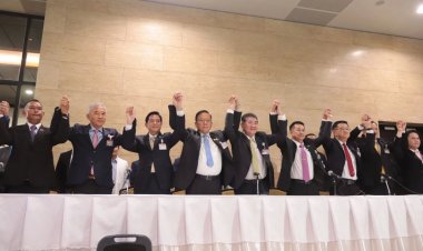 สานฝัน'เศรษฐา'11 พรรคพร้อมโหวตนายกฯแบ่งเค้กเสร็จสรรพ'ภท'4+4 ส่วน 2 ลุงพรรคละ 2 เก้าอื้