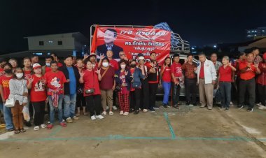 ออกเดินทางแล้ว!เสื้อแดงโคราชกว่า 100 ชีวิตยกขบวนไปต้อนรับ"ทักษิณ"ที่ดอนเมือง