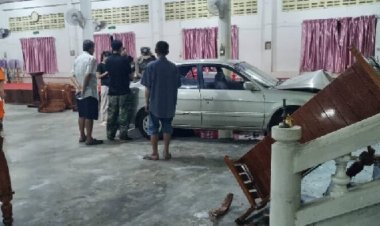 ระทึก!พันโท วัย 86 ขับเก๋งพุ่งเข้าศาลาเมรุเผาศพเจ็บสาหัสคาดเกิดอาการวูบ