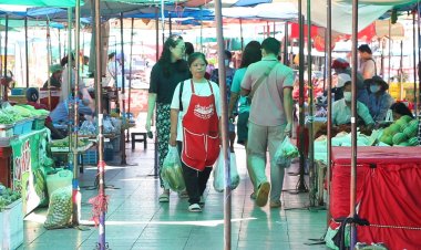 ความหวังรัฐบาลใหม่!คนขอนแก่นสะท้อนมุมมองไม่เชื่อแก้ซากศก.พังได้จริงเหตุครม.ก๊วนเก่า-เงินดิจิทัลจับจ่ายคล่องแน่ แต่ไม่ยั่งยืน