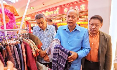 ปทุมฯชวน ช็อป ชม ชิม สินค้า OTOP สินค้าเด่น ผลิตภัณฑ์ชุมชน  ณ ศูนย์การค้าฟิวเจอร์พาร์ค (ชมคลิป)