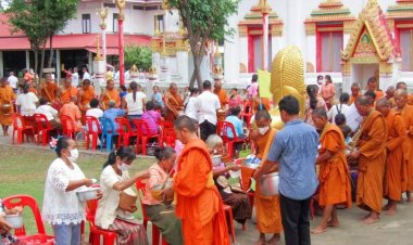 เทศบาลตำบลผือใหญ่พร้อมคณะผู้บริหารและประชาชนทุดหมู่เหล่าร่วมเปิดโครงการอบรมพระนวกะ 2566