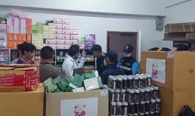 ตม.สมุทรปราการบุกค้นห้องรวบ 2 สามีภรรยาชาวกัมพูชาลักลอบขายเครื่องสำอางเถื่อน