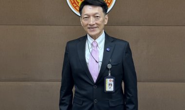 " คณิตศาสตร์แบบนิติศาสตร์ สาม บวกสองบวกห้าเท่ากับแปด "