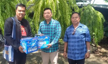 “ผู้ใหญ่หมี แม่สอด”รับมอบผ้าอ้อมจาก "นุ้ยส์ เมืองฉอด-จ.ป.ส.-สท.หมอตอไม้"ส่งต่อให้ผู้ป่วย " เราคนไทย ไม่ทิ้งกัน"