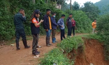 นอภ.สบเมย  สั่งปลัดลงพื้นที่ตรวจสอบพื้นที่เสี่ยงดินสไลด์ หย่อมบ้านโตแฮ  ต.แม่สามแลบ เพื่อย้ายตั้งถิ่นที่อยู่ใหม่
