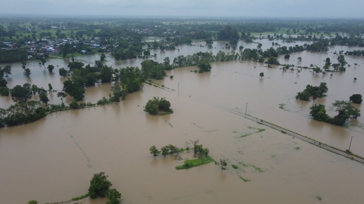 ธาตุพนมอ่วม!ฝนถล่มทั้งคืนน้ำป่าทะลักท่วมนาข้าวเกือบ 1 พันไร่ หนักสุดรอบปี