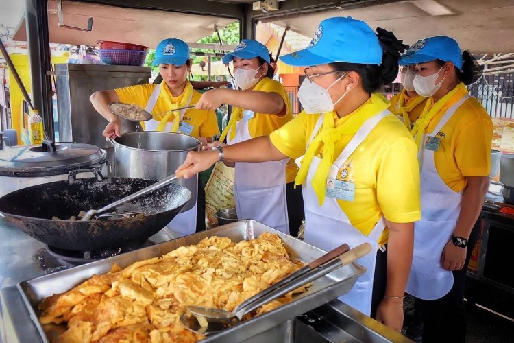 จิตอาสา ทำความดีด้วยหัวใจ ช่วยเหลือผู้ประสบภัย "โกดังเก็บพลุประทัดระเบิด"ตลาดมูโนะ"