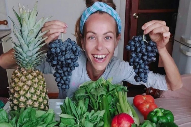 อินฟลูฯ!สาวสายวีแกนวัย 39 เสียชีวิตแล้วจากภาวะขาดอาหาร หลังกินแต่ผักผลไม้สด