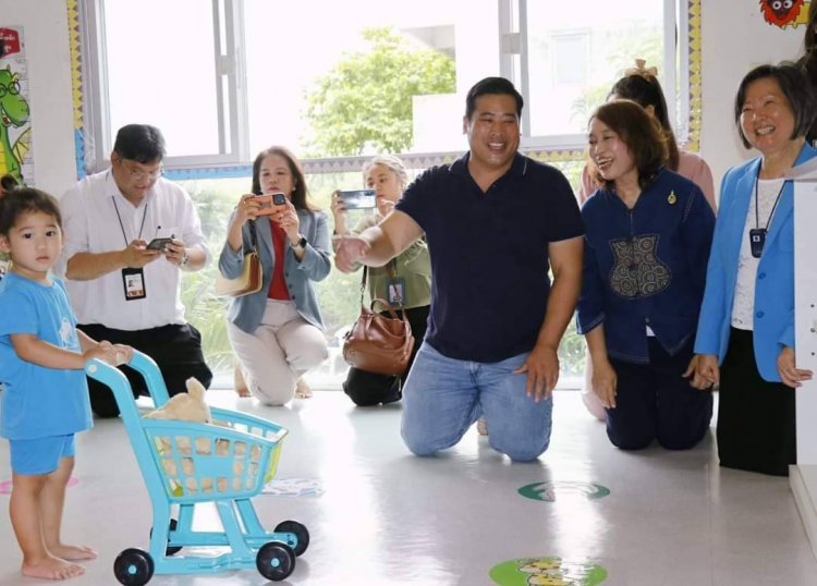 สื่อต่างชาติ ตีข่าว ‘ท่านอ้น’ เดินทางกลับประเทศไทยครั้งแรกในรอบ 27 ปี