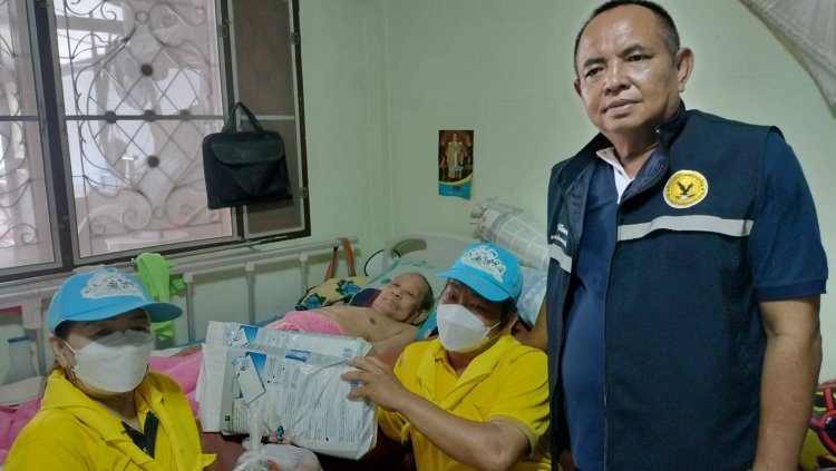 "อีอีพี กรุ๊ป" มอบแผ่นรองซับให้แก่ผู้ป่วยติดเตียงในหมู่บ้านกล่อมพิรุณ