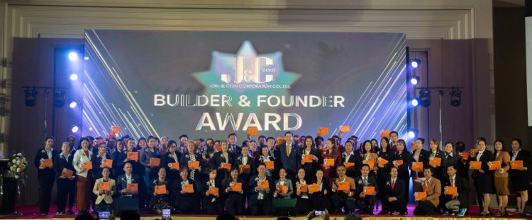 J&C ฉลองก้าวที่ยิ่งใหญ่บนความสำเร็จของผู้สร้างและผู้สถาปนา“BUILDER & FOUNDER AWARD"