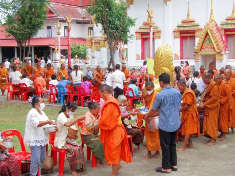 เทศบาลตำบลผือใหญ่พร้อมคณะผู้บริหารและประชาชนทุดหมู่เหล่าร่วมเปิดโครงการอบรมพระนวกะ 2566