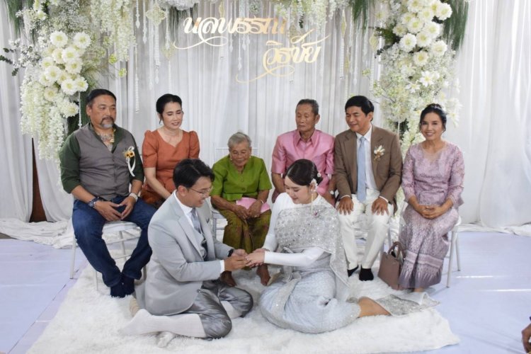 วิวาห์ชื่นมื่น !! "ดิว-น้องชมพู่" ลูกสาวคนสวย "เสี่ยอำนาจ นาเอนก" เข้าสู่การเริ่มต้นชีวิตคู่