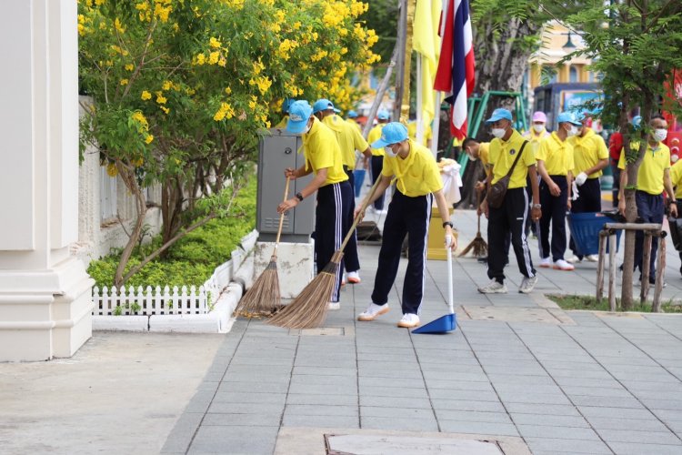 กรมกิจการพลเรือนทหารเรือนำมจิตอาสา “เราทำความ ดี ด้วยหัวใจ" เก็บขยะในแม่น้ำเจ้าพระยา”