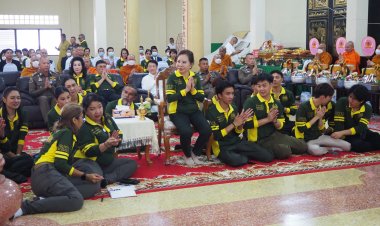 มูลนิธิร่วมกตัญญู จัดพิธีรำลึก 23 ปี คุณพ่อสมเกียรติ และมอบทุนการศึกษา