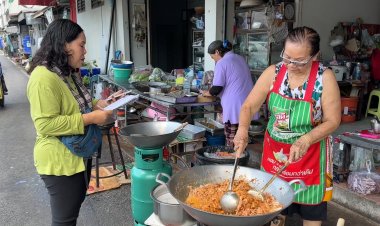 แม่ค้าขอนแก่นเผยปลาแดกบองสมุนไพร เหมาะสมเป็นอาหารประจำจังหวัด อร่อยแซบเวอร์ พกพาสะดวกเปิบทันใจ