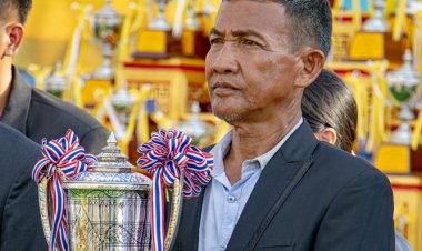 พิจิตรแข่งเรือยาวชิงถ้วยพระราชทาน "เรือพันแสง"คว้าแชมป์ครองถ้วยเงินรางวัล 4 แสนบาท (ชมคลิป)