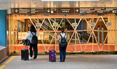 เที่ยวบินฮ่องกงกลับมาบริการตามปกติ หลังไต้ฝุ่นเซาลาสร้างความเสียหายน้อยกว่าที่คาด