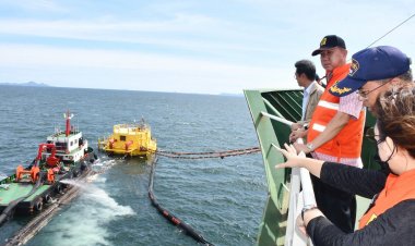 น้ำมันดิบ บมจ.ไทยออยล์ รั่วไหลกลางทะเลจ.ชลบุรี ควบคุมคุมสถานการณ์ได้แล้ว