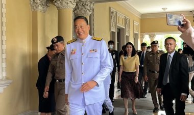 ทำเนียบไทยคู่ฟ้าคึกคัก! "ครม.เศรษฐา 1" ตบเท้าเข้าถ่ายรูปติดบัตร ก่อนถ่ายรูปหมู่