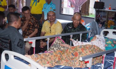 ผบ.ฉก.นราธิวาส ลงพื้นที่เยี่ยมให้กำลังใจ"แยนะ สะแลแม"หญิงแกร่งแห่งตากใบ เหยื่อไฟใต้ ป่วยเส้นเลือดสมองแตก