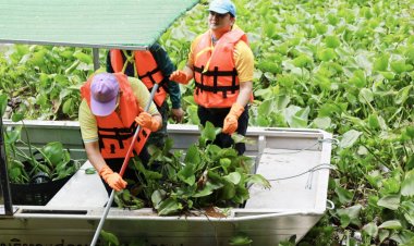 ทหาร อปท.ร่วม  จิตอาสาพัฒนา “ปราจีนบุรี เมืองสะอาด”กำจัดวัชพืชผักตบชวา