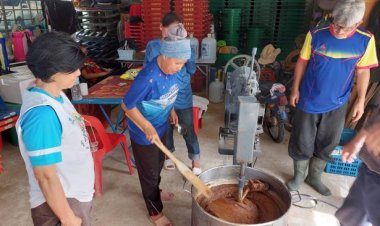 เกษตรกรชาวสวนเบตงแปรรูปทุเรียนกวน เสริมอาชีพ สร้างรายได้ให้กับครอบครัว