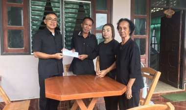 "มูลนิธิพระราหู"มอบเงินบำรุงขวัญให้ครอบครัว" อส.ทพ."พลีชีพจากถูกโจรใต้ลอบวางระเบิดที่ปัตตานี