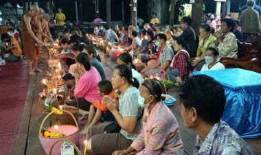 ชาวกบินทร์บุรีสืบสานบุญข้าวประดับดินสิ้นเดือน 9 ไทยทำบุญอุทิศส่วนกุศลให้แก่ผู้ล่วงลับ