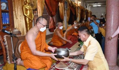 ผู้ว่าฯชลบุรีชวนเข้าวัดทำบุญวันพระภายใต้แนวคิด “ครอบครัวหิ้วตะกร้า ศรัทธาอิ่มบุญ อุดหนุนชุมชน”