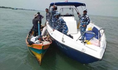 กรมทะเลชายฝั่งเข้าควบคุมเรือประมงลักลอบเครื่องมือคราดหอยที่บริเวรณอ่าวปัตตานี