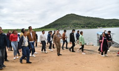 นายกฯเศรษฐานำคณะลงพื้นที่เชียงใหม่ตรวจการบริหารจัดการน้ำเขื่อนแม่กวงอุดมธารา