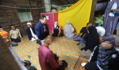 พ.ต.อ.ทวีฯ รมว.ยุติธรรม รุดให้กำลังใจครอบครัวผู้ต้องหาคดีความมั่นคงเสียชีวิต 24 ชม. –ชี้อาจต้องพิจารณาในกระบวนการยุตธรรมใหม่