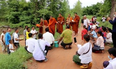 ขวัญกระเจิงทั้งหมู่บ้าน!ฝันเห็นลิงดำตาแดง ตายต่อเนื่อง 7 ศพ ต้องนิมนต์พระเกจิทำพิธีหลักบ้านไล่ปอบ(ชมคลิป)