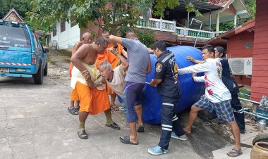คุณพระช่วย!คุณตาวัย 68 พลัดตกถังน้ำในวัด หลวงพี่ได้ยินเสียงช่วยชีวิตได้ทัน