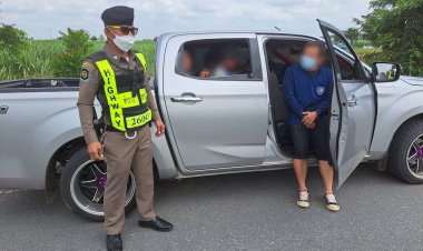 ตร.ทล.สกัดจับแก๊งขนแรงงานต่างด้าวอัดเเน่นเต็มกระบะ 10 ชีวิต