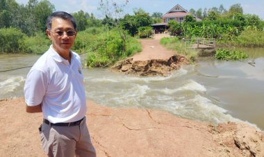 ชาวนาร้องทุกข์น้ำท่วมคันคลองแตกวอนวินัยส.ส.พิจิตรเขต2ช่วยประสานกระทรวงเกษตร สร้างทรบ.