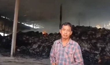 เสี่ยอุทัยฯประกาศรับซื้อเสาไฟฟ้าเก่านำซ่อมแซมโกดังเก็บฟางถูกไฟไหม้วอด