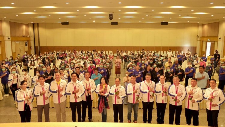 “มาดามหยก” ยกเครื่องจัดประชุมตั้งกรรมการบริหารพรรครวมแผ่นดิน ชุดใหม่ ส่ง ดร.มนตรี นั่ง หน.