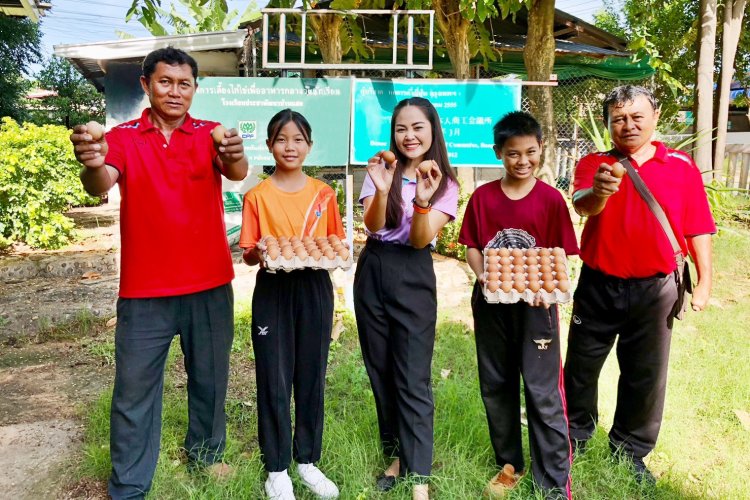 “โครงการเลี้ยงไก่ไข่เพื่ออาหารกลางวันนักเรียน” เดินหน้าหนุน รร.ประชาพัฒนาบ้านแฮด จ.ขอนแก่น