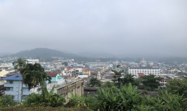 หมอกควันไฟป่ากอินโดฯปกคลุมทั่วเมืองเบตง ฝุ่น PM2.5 เกินมาตรฐาน