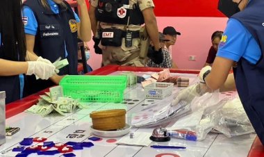 ทลายบ่อนพนันกลางตลาดดินแดงรวบนักพนันกว่าครึ่งร้อย