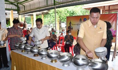 ครอบครัวหิ้วตะกร้า ศรัทธาอิ่มบุญ อุดหนุนชุมชน
